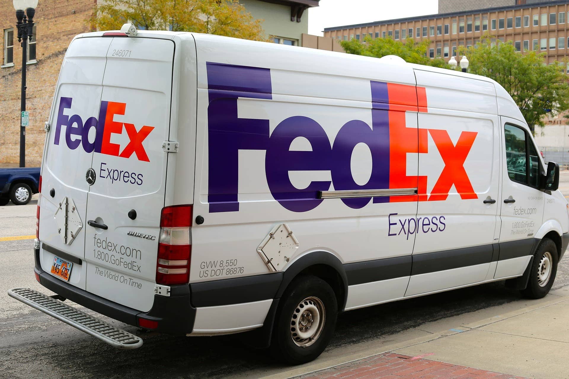 FedEx Releases Quarterly Earnings